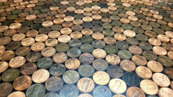 Wie konzipiert man eine energiesparende Lichtinstallation für ein Bücherregal?